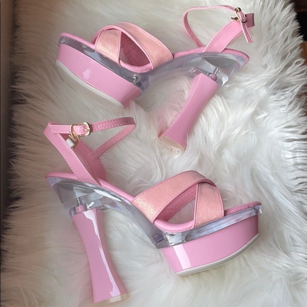 NWT Barbie 6” pink princess glass Cinderella slippers platform heels (7.5/88.5)